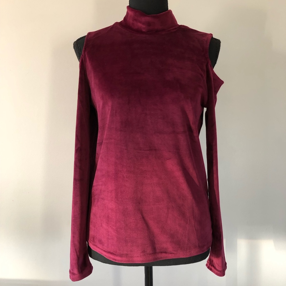 Women’s Another Story Velour Cold Shoulder Long sleeve top size M